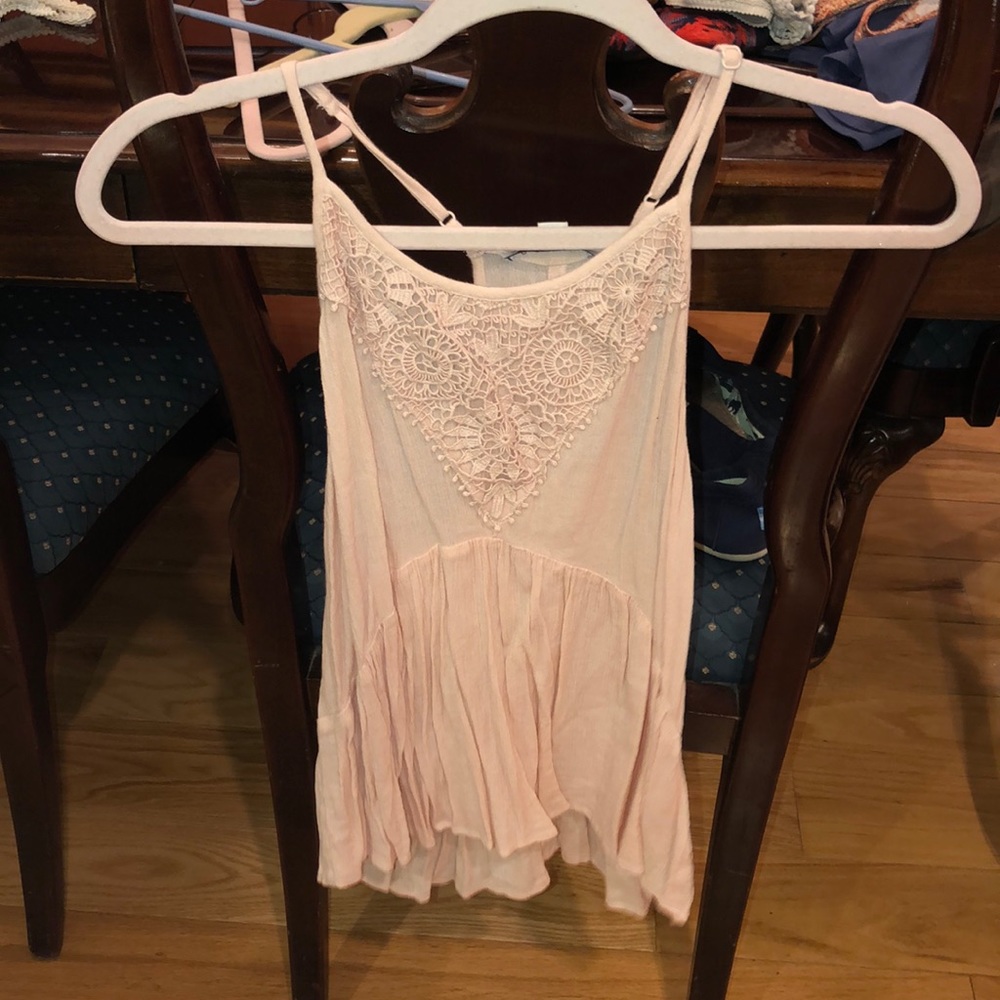 Cute light pink blouse barely worn